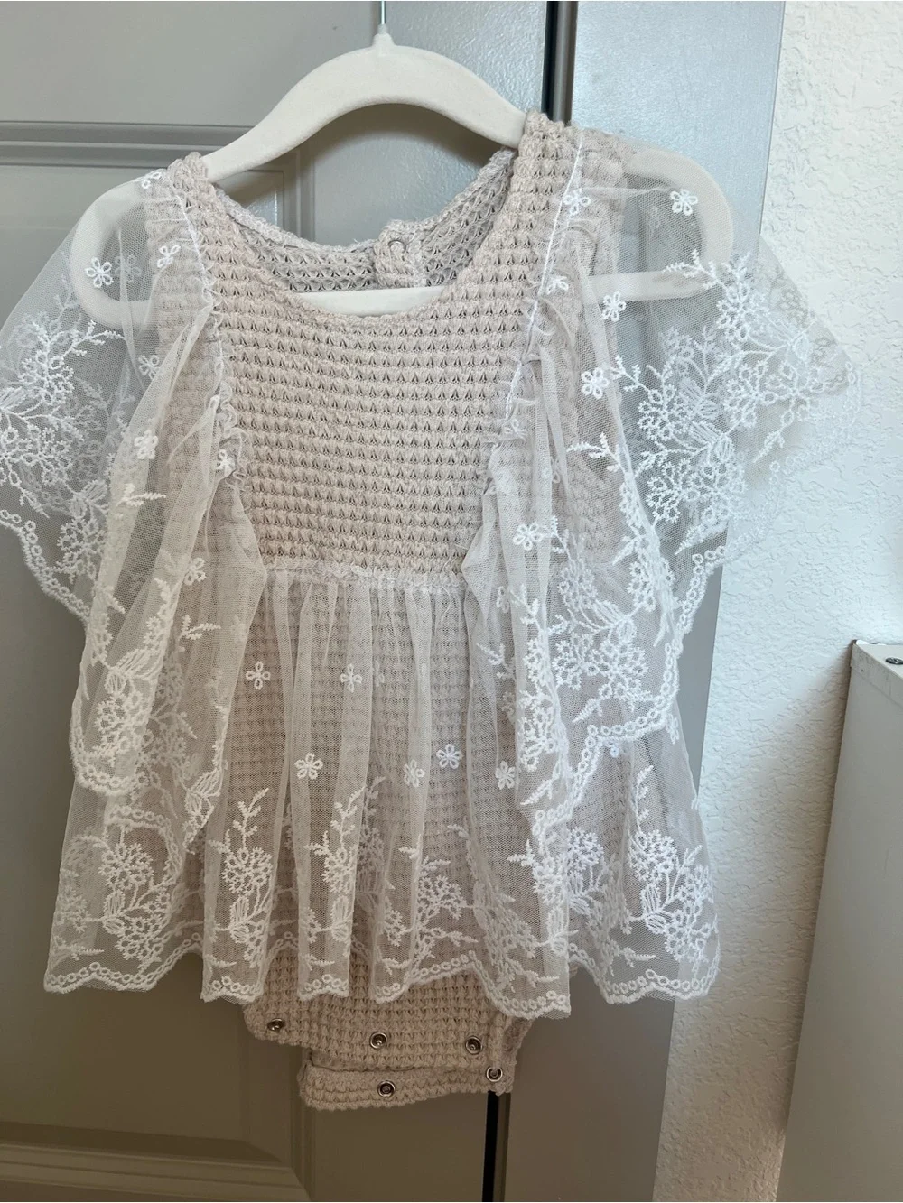 Ladies Lace Overlay Knit Top - Cream